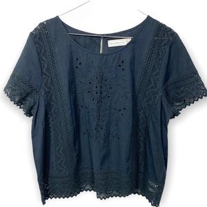 Abercrombie Crop Top blouse with lace sleeves